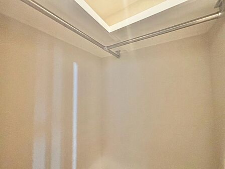 家電やスーツケース、ストック品など何でも片付く嬉しい空間です。