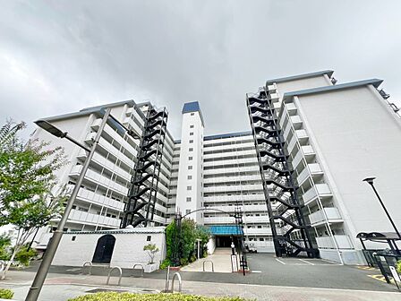 飽きのこないシンプルモダンな外観です。