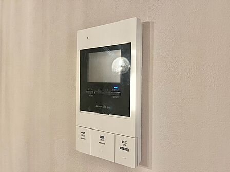 誰が来てもわかる様にモニター付きインターホンを設置。