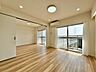 リビング/ダイニング：落ち着いた雰囲気に包まれて、伸びやかな空間。