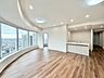 室内：通風・採光に優れ、心地よい光と風が溢れています。