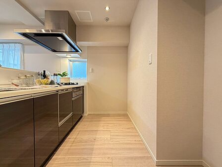 使いやすくスタイリッシュなキッチン空間になっております。