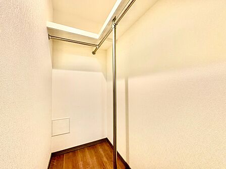 収納スペースが付いていて、お部屋を広く使っていただけます。