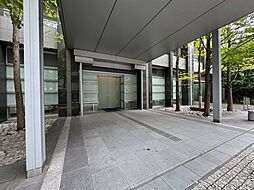 上質感漂う玄関アプローチです。