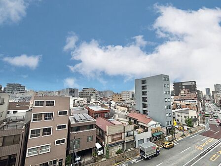 陽当たり・通風・開放感に恵まれた環境です。