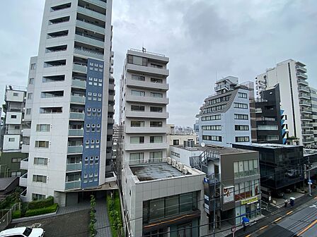 眺望や窓からの景色が良いと、家で過ごす時間も快適です。