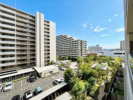眺望や窓からの景色が良いと、家で過ごす時間も快適です。