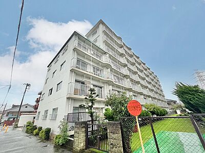 外観:飽きのこないシンプルモダンな外観です。 外観:飽きのこないシンプルモダンな外観です。