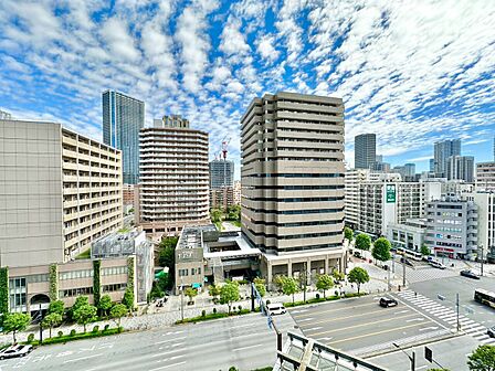 陽当たり・通風・開放感に恵まれた環境です。
