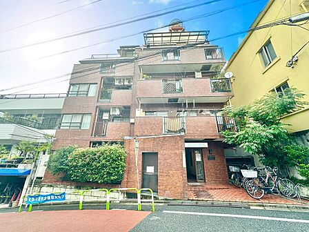飽きのこないシンプルモダンな外観です。