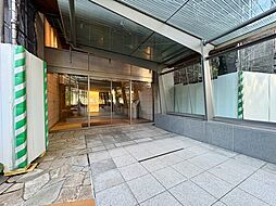 上質感漂う玄関アプローチです。