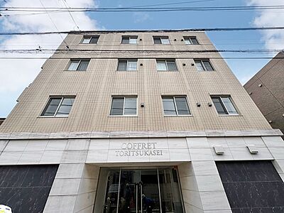 外観:飽きのこないシンプルモダンな外観です。 外観:飽きのこないシンプルモダンな外観です。