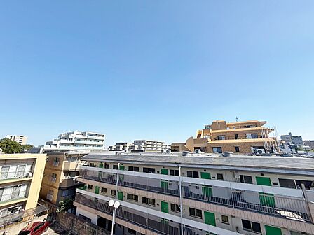 眺望や窓からの景色が良いと、家で過ごす時間も快適です。