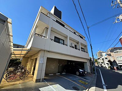 外観：飽きのこないシンプルモダンな外観です。