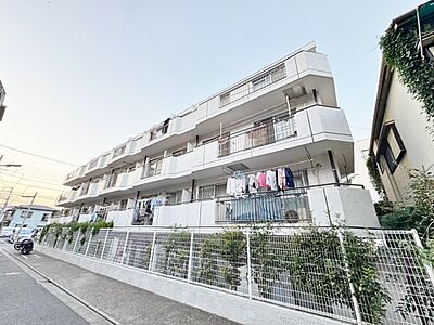 外観:飽きのこないシンプルモダンな外観です。 外観:飽きのこないシンプルモダンな外観です。