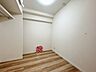 子供部屋：清かで艶やかな時間をもたらしてくれる室内です。