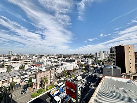 陽当たり・通風・開放感に恵まれた環境です。