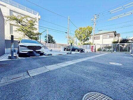 駐車スペースが嬉しいですね。※空き状況は都度ご確認下さい。