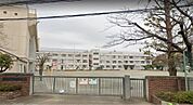 世田谷区立玉堤小学校（882m）