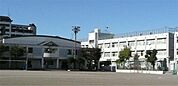 世田谷区立用賀中学校（339m）
