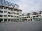 目黒区立大岡山小学校（679m）