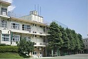 大田区立東調布中学校（415m）