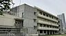 周辺：港区立青山小学校（593m）