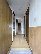 一階類似室内