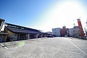 銀行「栃木信用金庫桜通り支店まで199m」