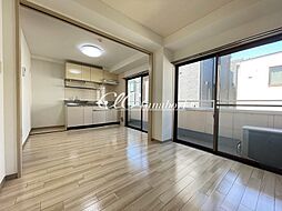 ドルトワール篠崎II 2階1LDKのリビング/ダイニング