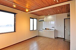 ウーテックコマツ 4階1LDKのリビング/ダイニング