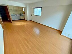 ソフトタウン小島町 3階3LDKのリビング/ダイニング