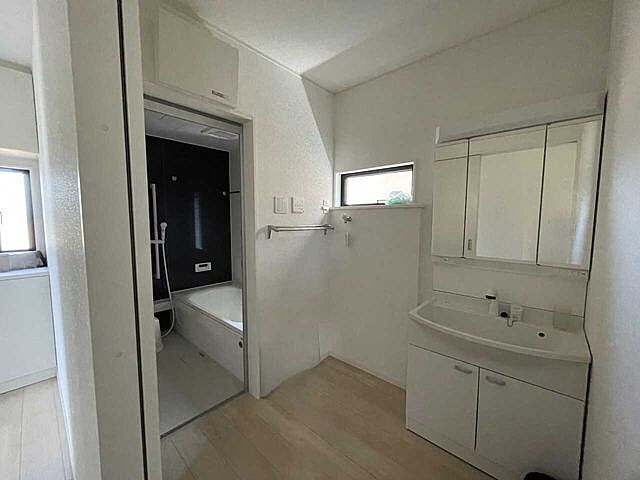 室内 伊勢崎市境下武士