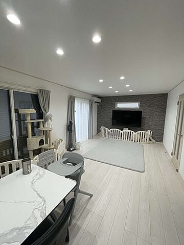 リビング/ダイニング 伊勢崎市国定町2丁目