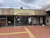 伊勢崎市境図書館 340m