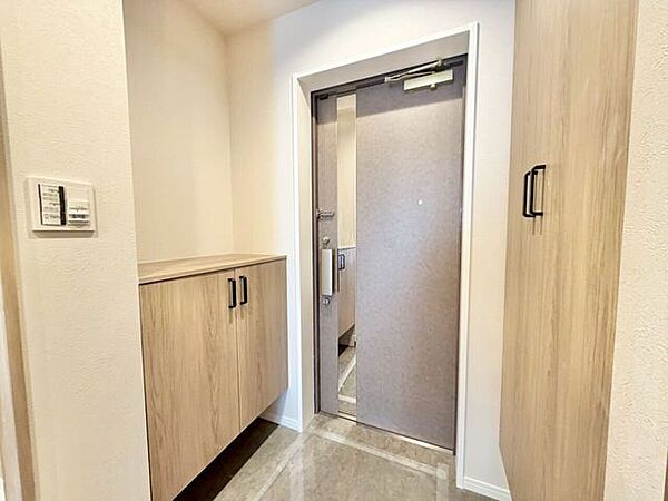 玄関を拡大表示
