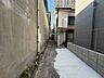 外観：前面道路含む現地写真