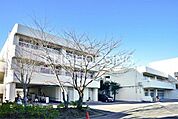 横浜市立秋葉中学校 徒歩4分。 290m