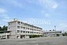周辺：横浜市立南瀬谷中学校 徒歩7分。 490m