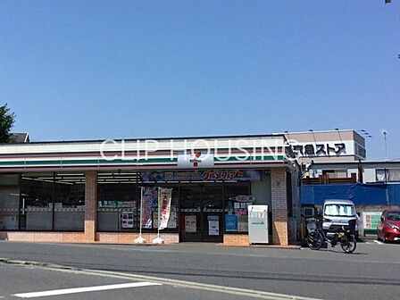 セブンイレブン横浜笹堀店 徒歩8分。 570m
