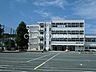 周辺：横浜市立新吉田第二小学校 徒歩8分。 640m