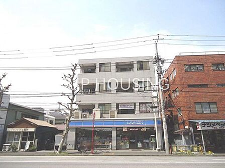 ローソン真金町店 徒歩1分。 70m