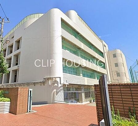 横浜市立平楽中学校 徒歩11分。 810m