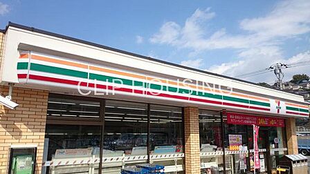 セブンイレブン横浜岡村4丁目店 徒歩4分。 280m