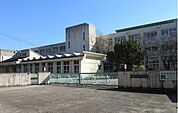 堺市立若松台小学校（579m）