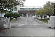 堺市立福泉南中学校（873m）