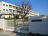 周辺：堺市立八田荘中学校（978m）
