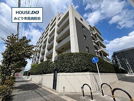 マンションの隣に「イオンモール大高」があり、ショッピングも歩いてらくらくです♪