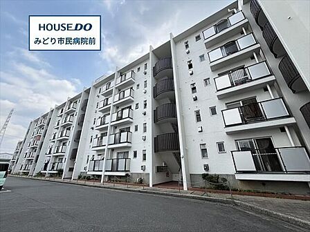 総戸数66戸のマンションです。