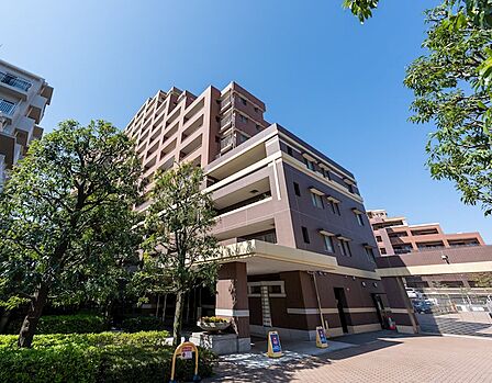 【総戸数294戸】伊藤博文公の別邸跡地という由緒正しき地の格式と、現代的要素が融合された住まいです。